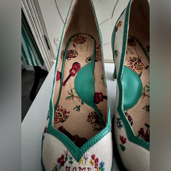 Miss L Fire Sandals - Picture 10 of 11